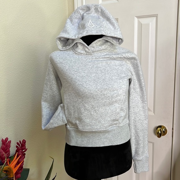 Ivivva Other - Ivivva by Lululemon sweatshirt size 10